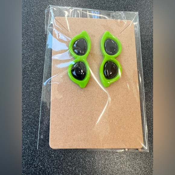 Sunglass Lime Green stud earrings! New! Never worn. Made with nickel free metals - Picture 3 of 3